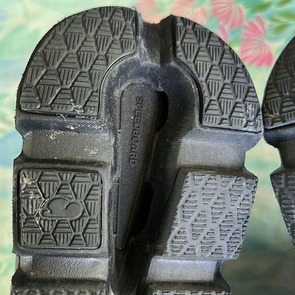 On Running Cloudrunner Waterproof Shoes - W 7.5 - Picture 10 of 12